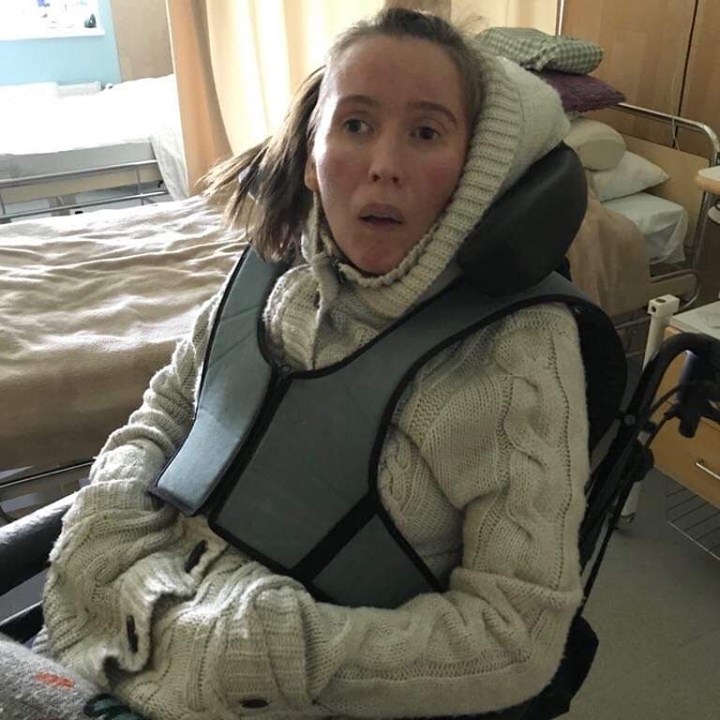 Ставшая инвалидом в итоге искусственного оплодотворения Ирина Куприянова потихоньку делает успехи